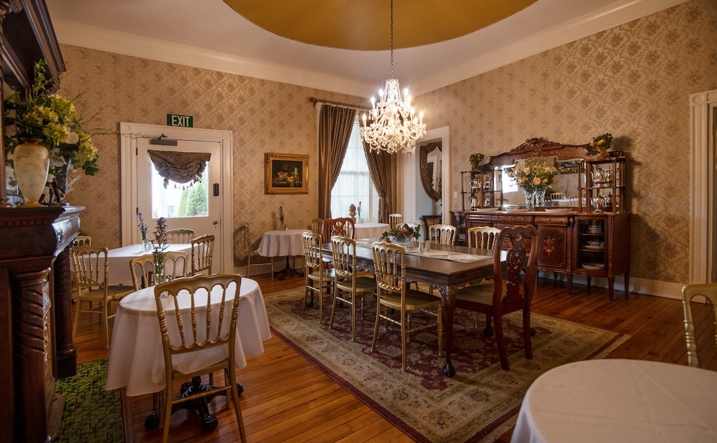 Explore the Past at Belmont Mansion & These Plantation Tours in Nashville