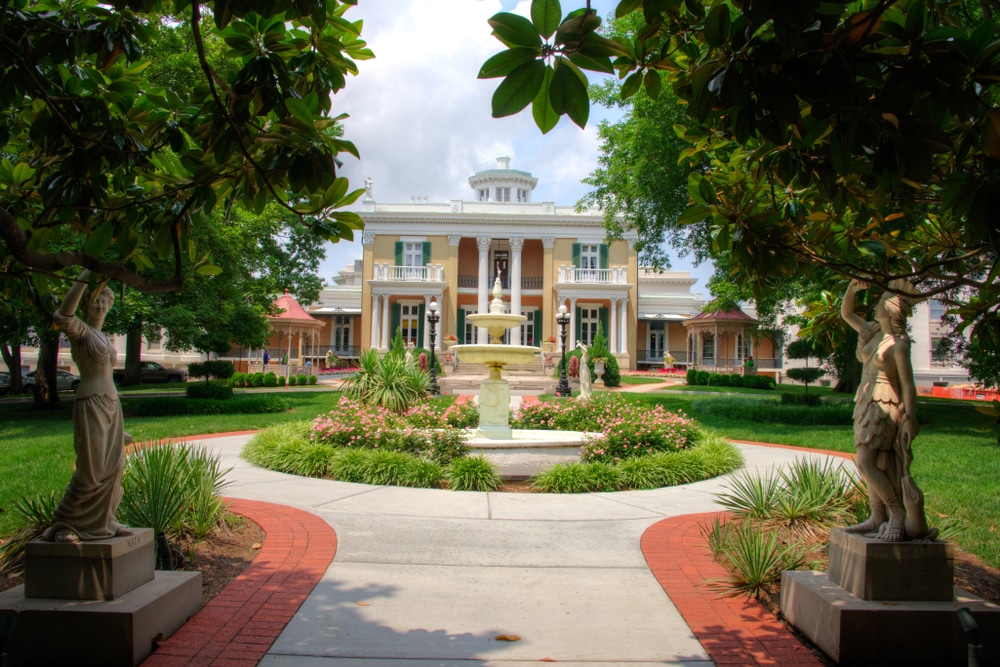The Belmont Mansion & More Nashville Mansions to Explore 29 Explore the Past at Belmont Mansion & These Plantation Tours in Nashville