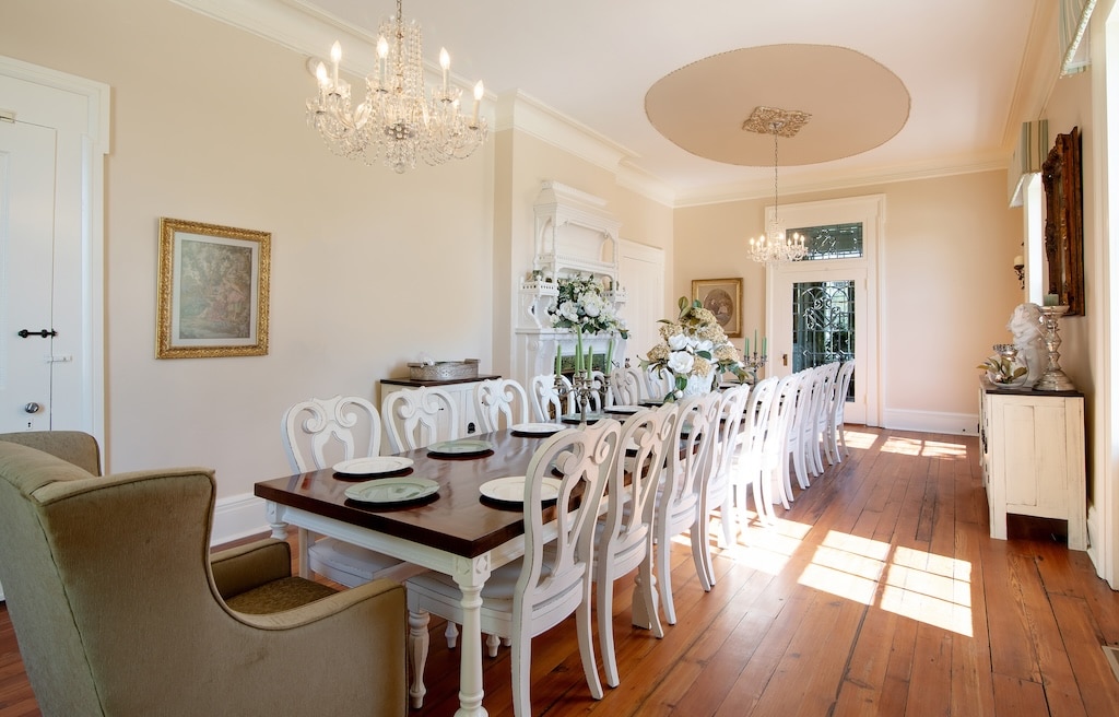 If you're looking for one of the best corporate retreat locations in Nashville, the Belle Air Mansion has it all: lodging, meeting rooms, and hospitality.