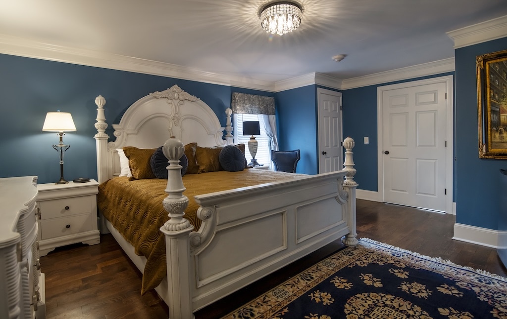 Fall in Tennessee is delightful! There are so many great things to do in Nashville, including staying at our historic bed and breakfast