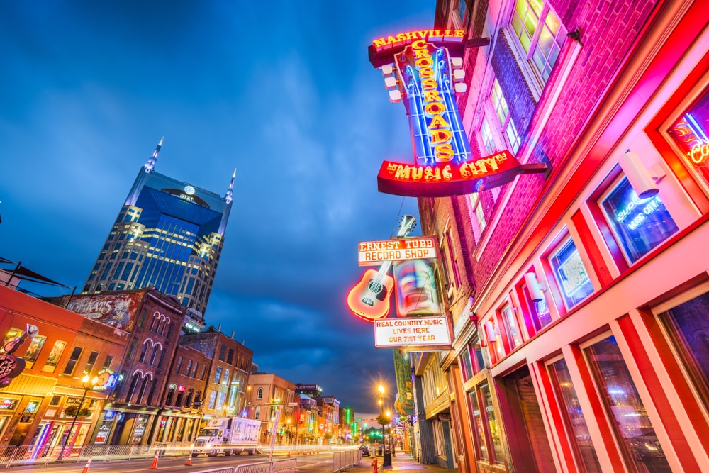 Where to go Dancing on Broadway in Nashville / Best Restaurants on Broadway Nashville